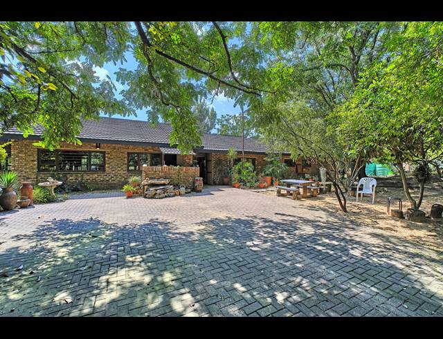 4 BEDROOM EQUESTRIAN PROPERTY FOR SALE IN SUN VALLEY